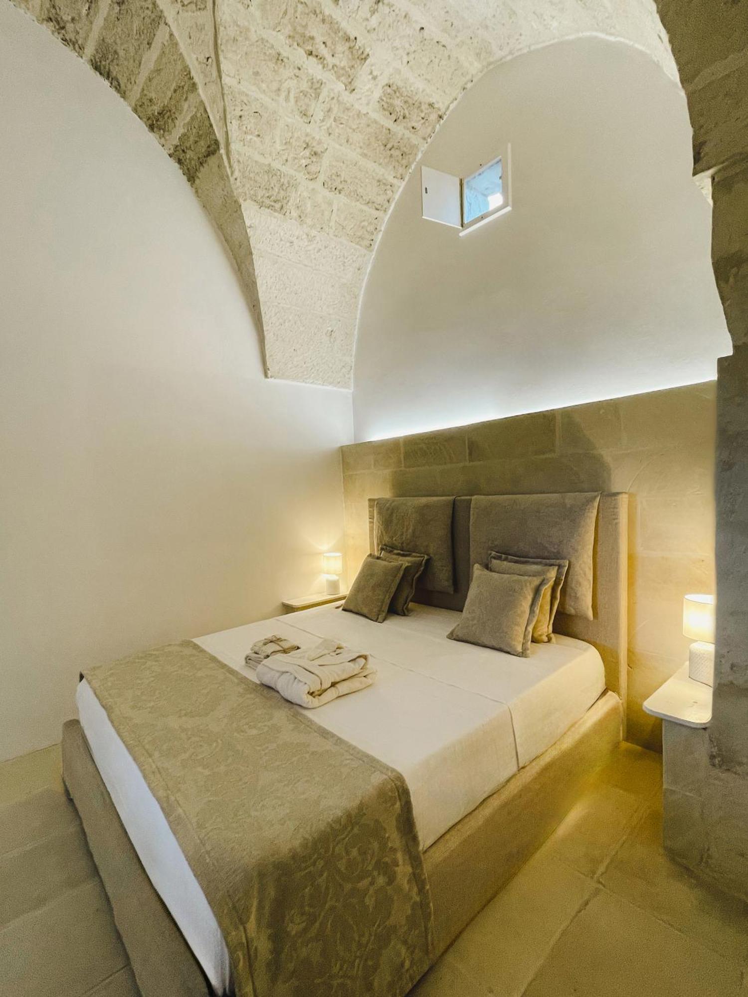 Masseria Paralupi Bed & Breakfast Lecce Bagian luar foto