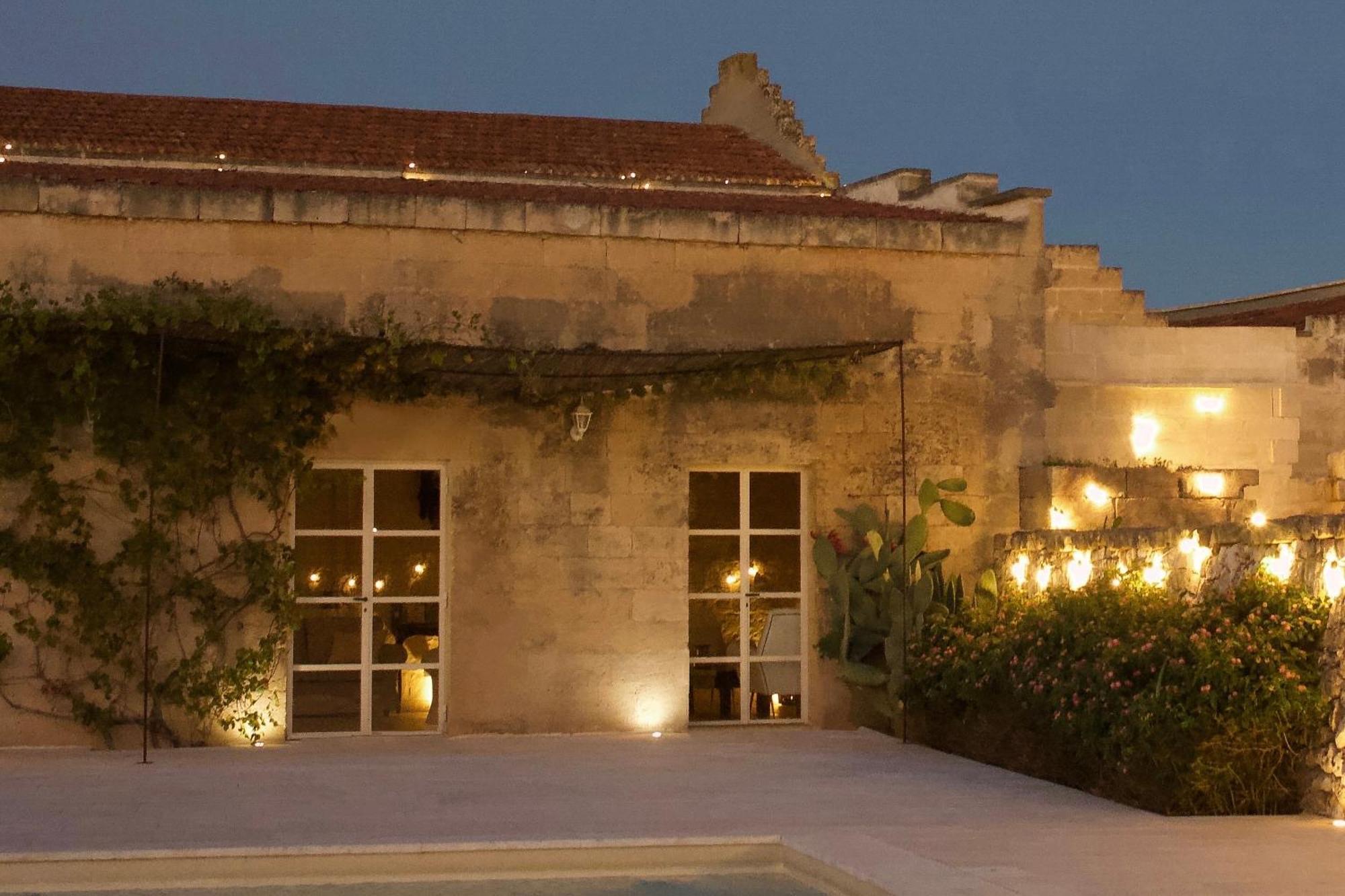 Masseria Paralupi Bed & Breakfast Lecce Bagian luar foto